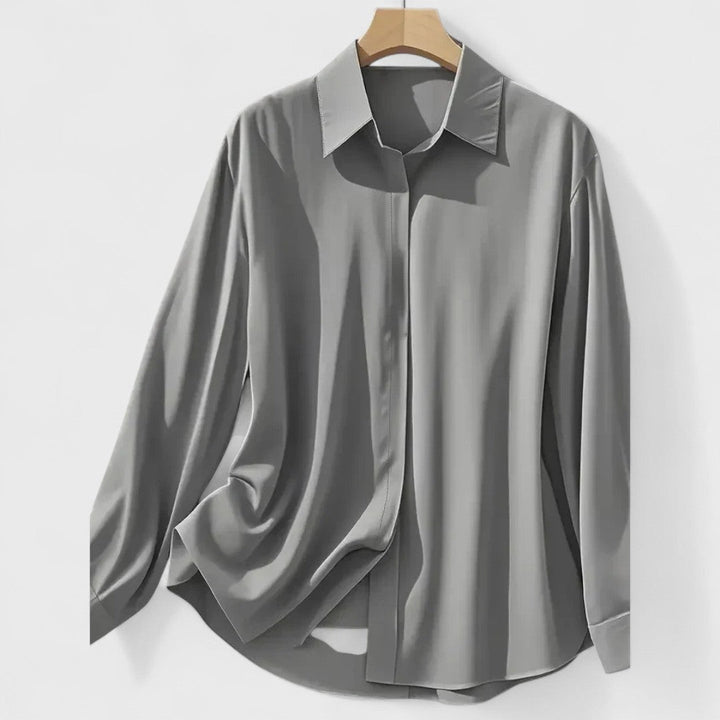 Melvaya - Elegant in Glossy Satin