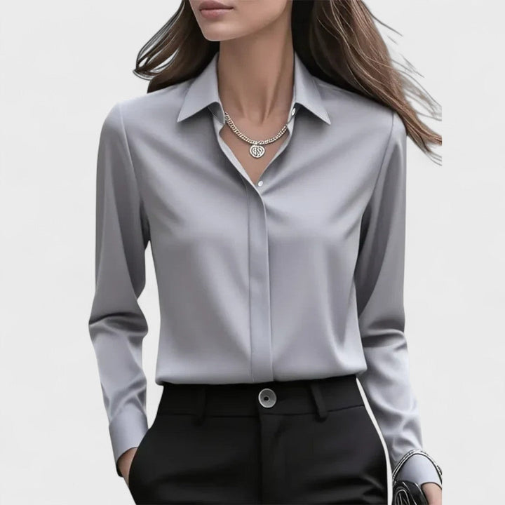 Melvaya - Elegant in Glossy Satin