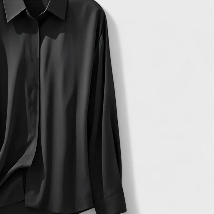 Melvaya - Elegant in Glossy Satin