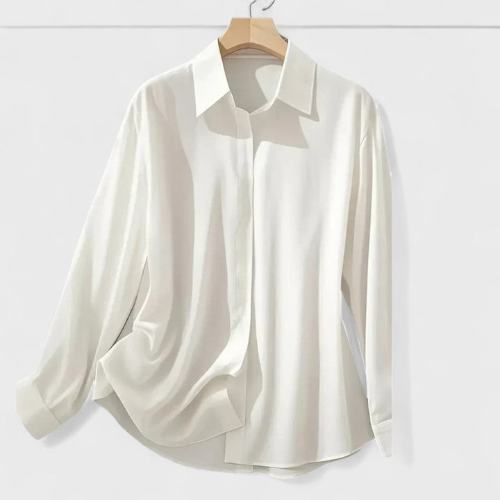 Melvaya - Elegant in Glossy Satin