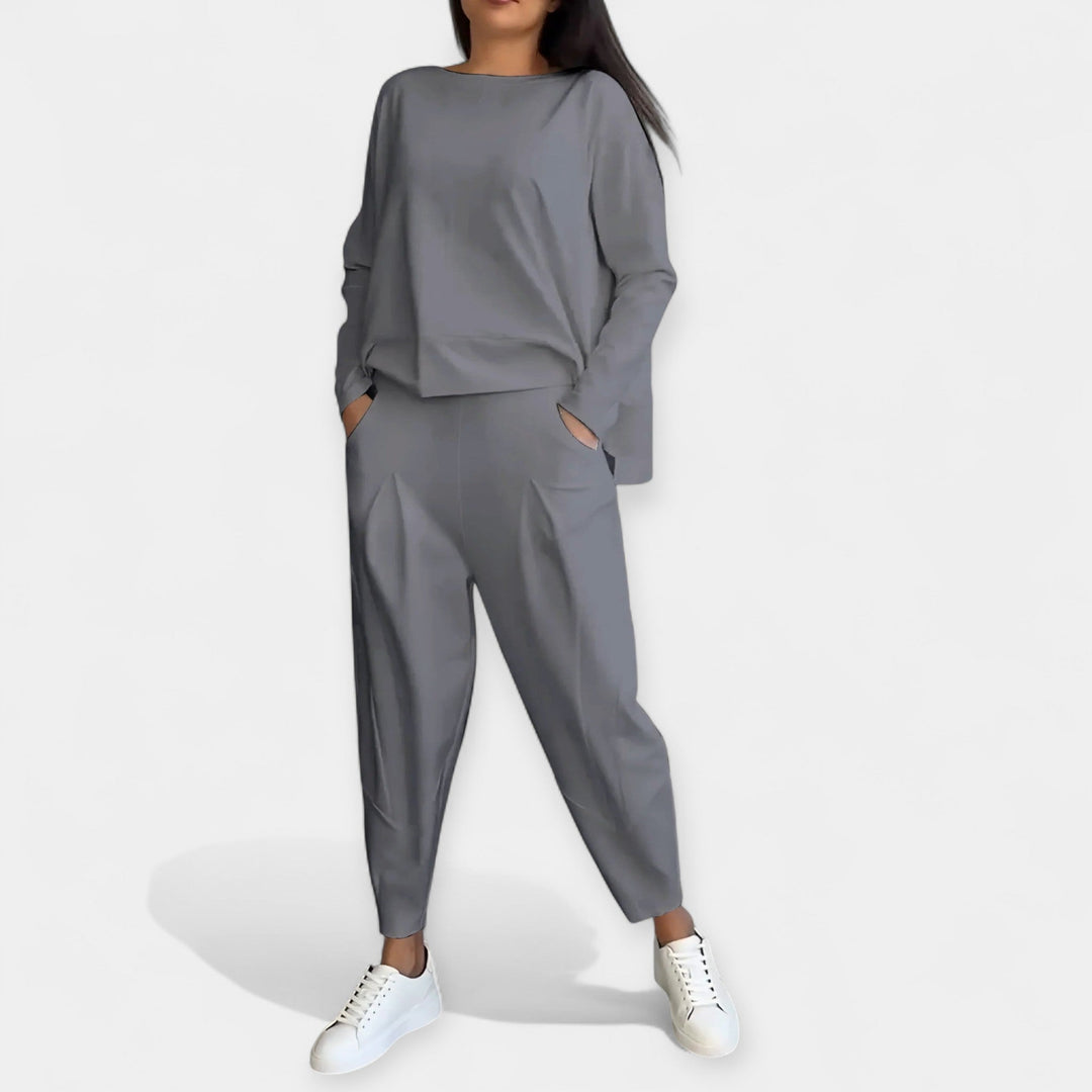 Composition with Long Sleeves