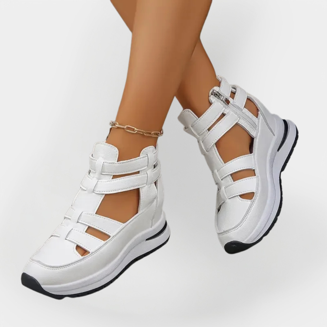 Elegant Let Sandal with Heel and Side Closure