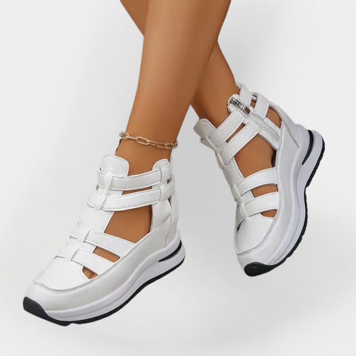 Elegant Let Sandal with Heel and Side Closure