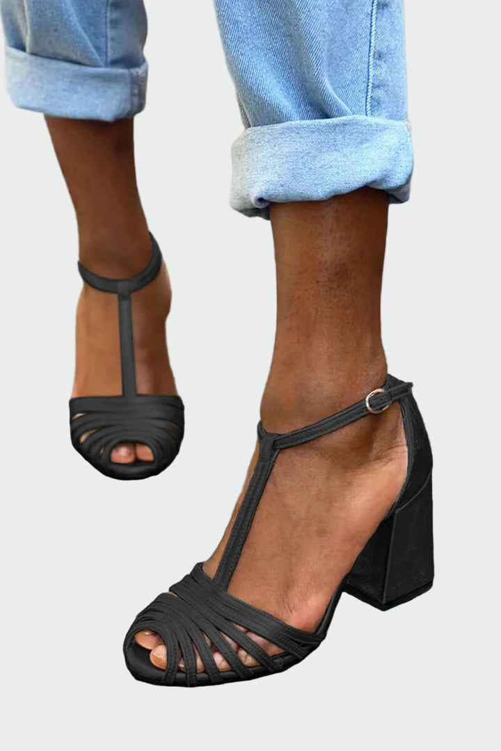 Elegant sandals with T-strap