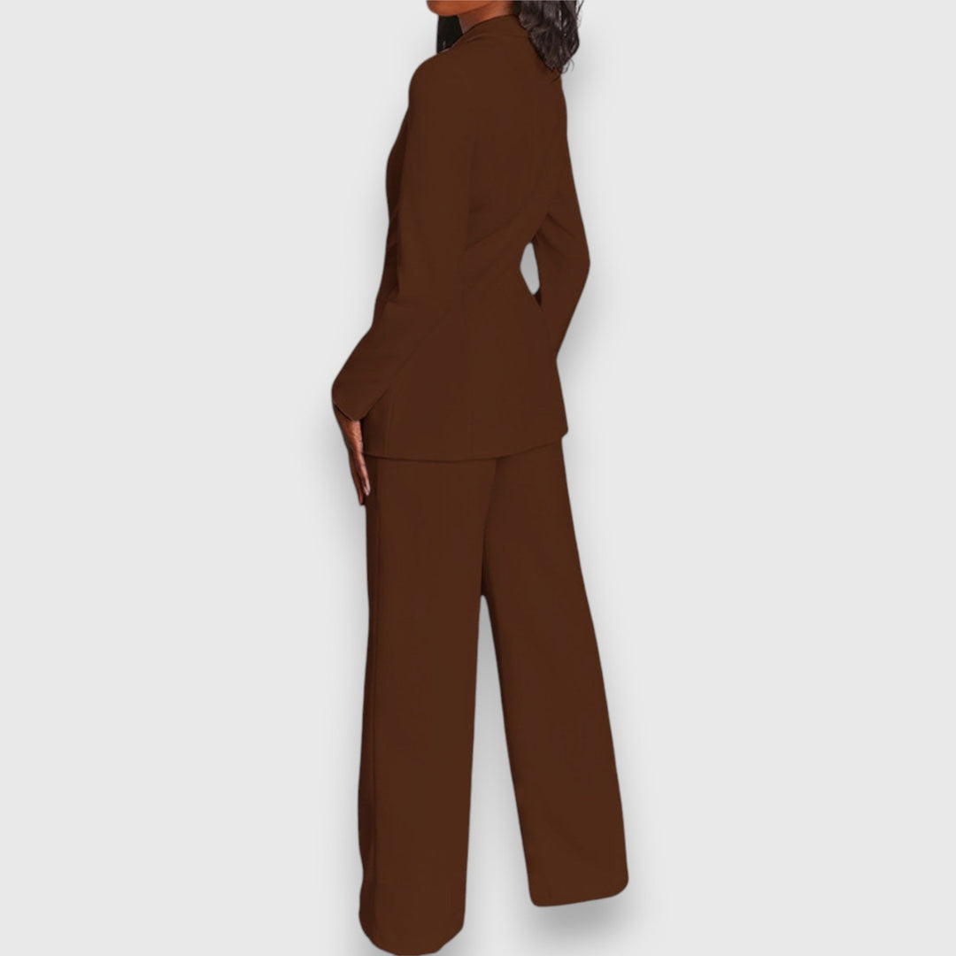 Set Blazer for Elegant Appearances