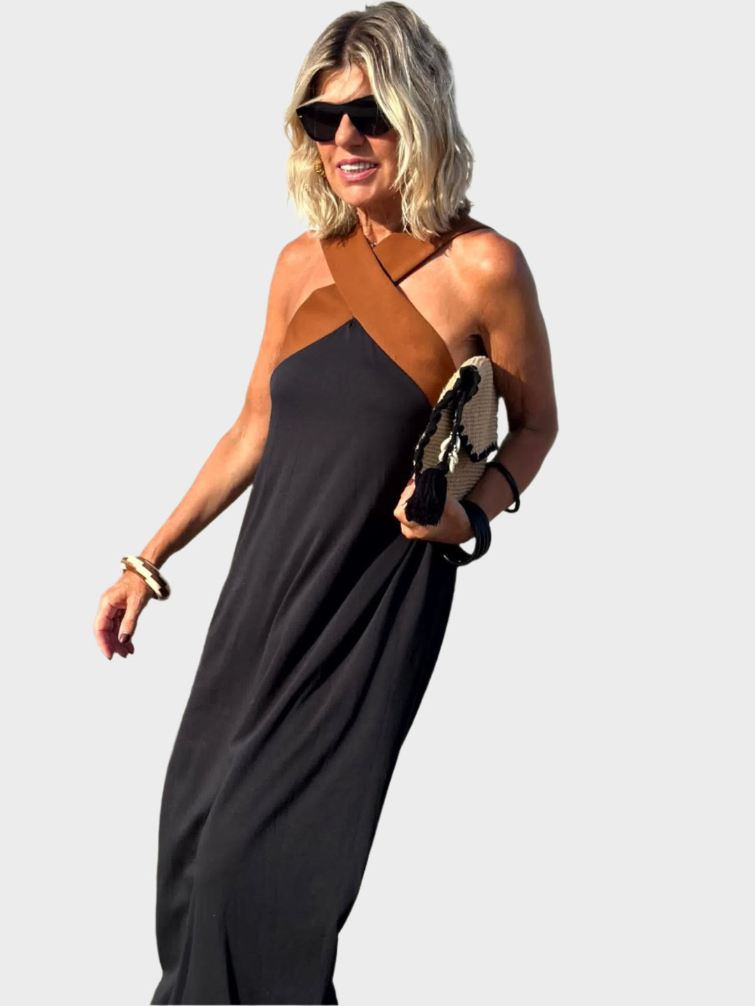 Elegant Dress with Open Back and Modern Crossed Neck