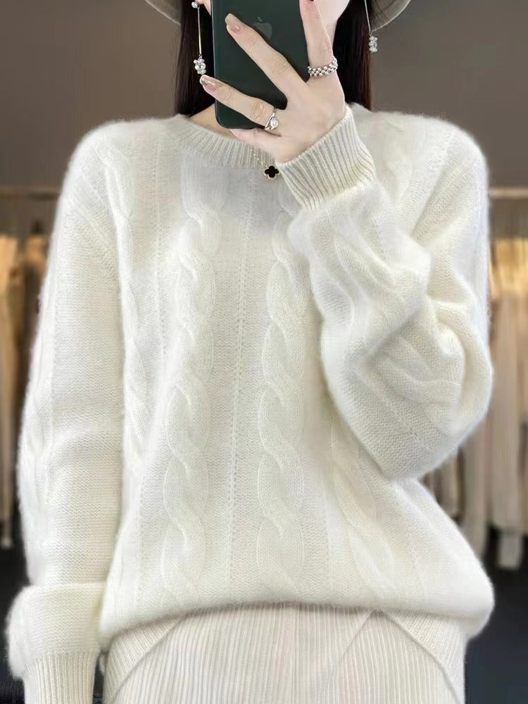 Angelika - Classic Sweater in Warm Knit