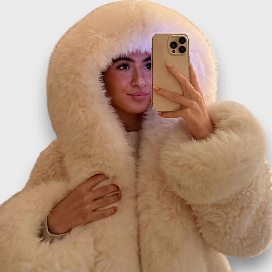 Noeline – Short Faux Fur Jacket with Hood