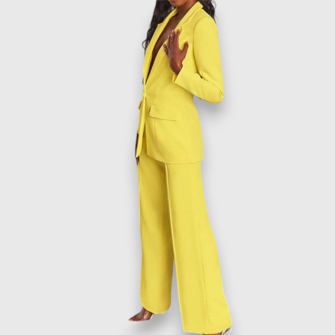 Set Blazer for Elegant Appearances