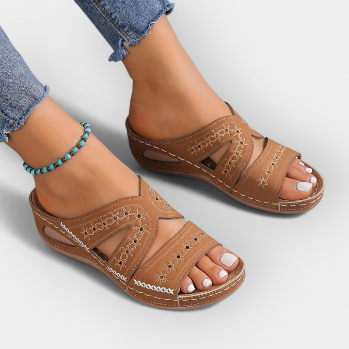 Anatomical Sandals for Daily Use