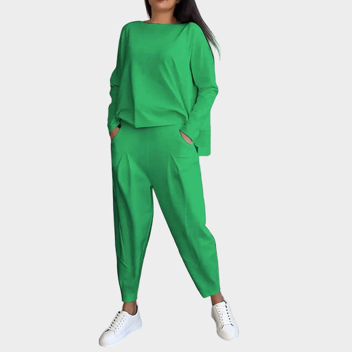 Set with Blouse and Pants in Light Elegance